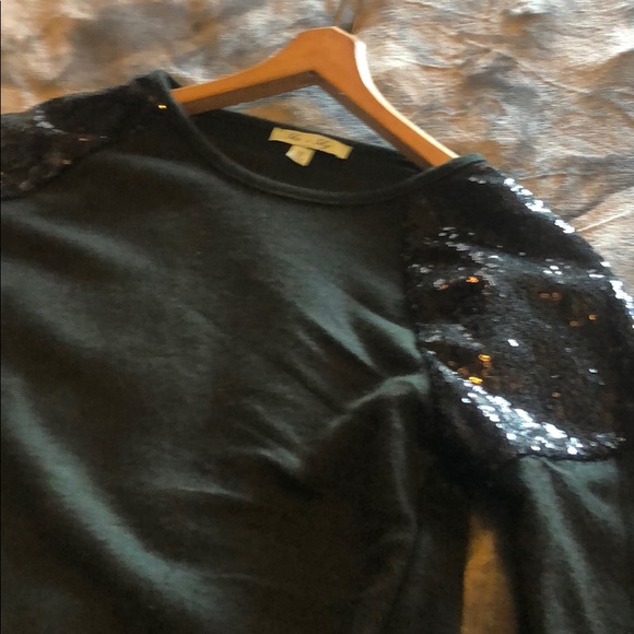 Sweater - Picture 4 of 4